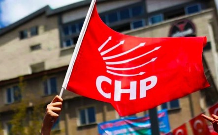 CHP İzmit’te peş peşe istifalar