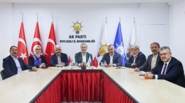 AK Parti Kocaeli teşkilatında kritik zirve: Gelecek dönem yatırımları değerlendirildi