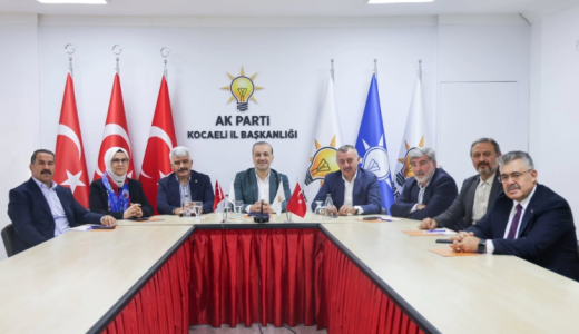 AK Parti Kocaeli teşkilatında kritik zirve: Gelecek dönem yatırımları değerlendirildi
