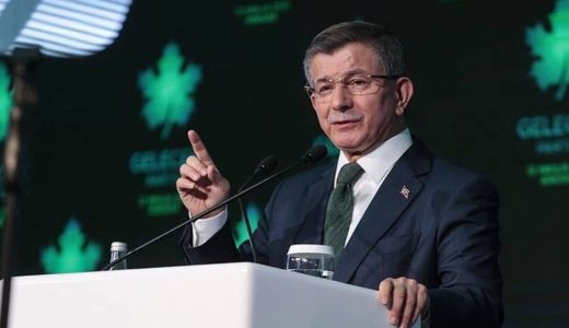 Partiyi feshetti, siyaseti bıraktı