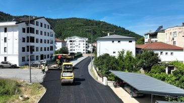 Karamürsel Caddesi’nde Büyük Dönüşüm: Büyükşehir Ekiplerinden Ulaşım Konforunu Artıran Dokunuş