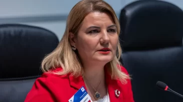 İzmit siyasetinde bomba etkisi! Eski özel kalem müdürü gözaltına alındı, Fatma Kaplan Hürriyet’ten ilk tepki geldi