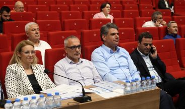 Belediye Meclisinde ihale ve reklam gerginliği: “Yasal bir sıkıntı varsa mahkemeye gidin!”