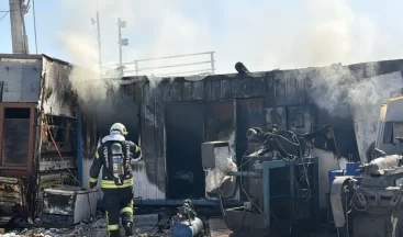 Kocaeli sanayi bölgesinde yangın: Geri dönüşüm tesisinde alevler küle çevirdi