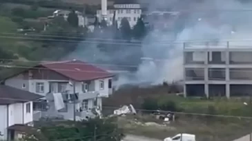 Kocaeli’de korkunç yangın! Evin bahçesi alev aldı
