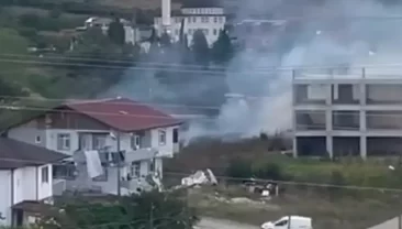 Kocaeli’de korkunç yangın! Evin bahçesi alev aldı