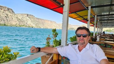 Özgür Özel yeni parti dedi, Fikret Toker CHP’den istifa etti