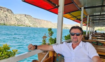 Özgür Özel yeni parti dedi, Fikret Toker CHP’den istifa etti