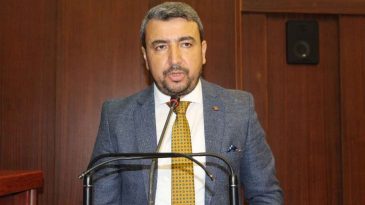 İzmit’te sandık kızıştı: AK Parti’nin Başkanvekili adayı Hayrettin ünlü oldu