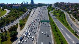 Sürücülerin dikkatine: TEM otoyolunda o yön kapatıldı, trafik akışı tamamen değişti
