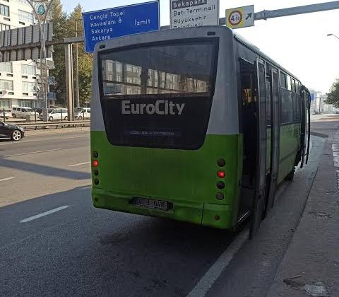 Kocaeli’de halk otobüsünde dehşet: Şoföre silahlı saldırı!