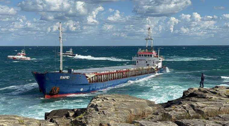 Kandıra açıklarında karaya oturan “Rapid” gemisine alıcı çıkmadı