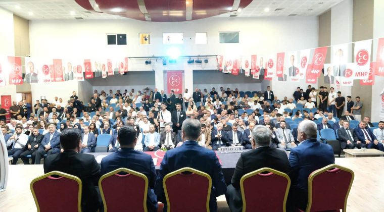 Saffet Sancaklı divan başkanı oldu, MHP Körfez’de kongre yaptı