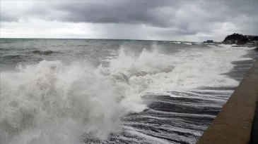 Marmara’da deniz ulaşımına fırtına engeli: Saat verilerek tedbir çağrısı yapıldı