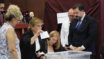 İzmit’te ilk tur oylama tamamlandı: İki adayda da fire var!