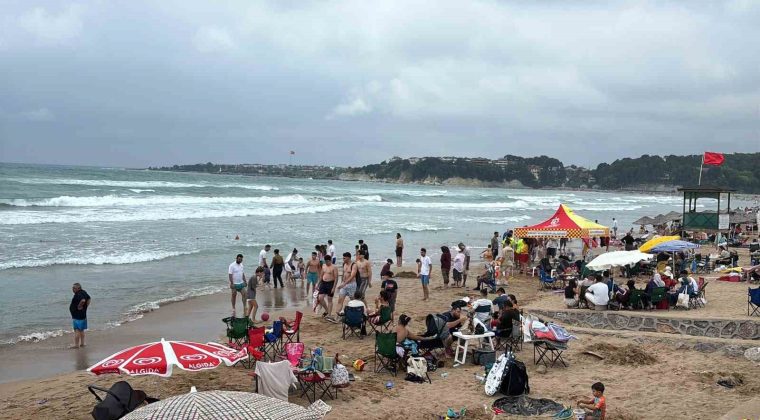 Ablasını kurtarmak için denize giren 19 yaşındaki genç hayatını kaybetti