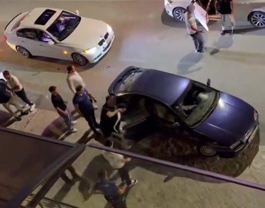 Kocaeli’de iki farklı noktada kavga: Yumruklar havada uçuştu