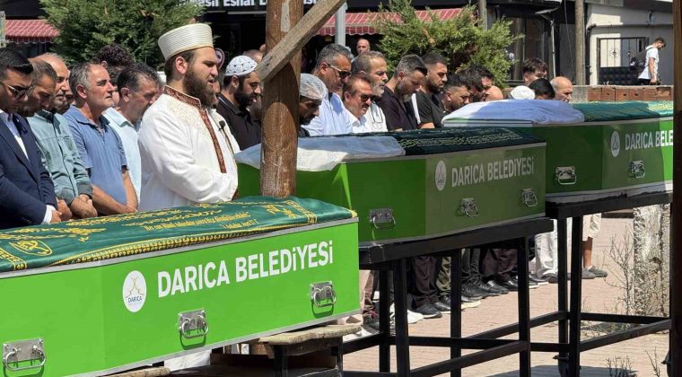 Denizde cansız bedenleri bulunan 3 kardeşin tabutları yan yana dizildi