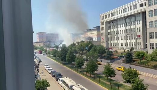 Kocaeli Adalet Sarayı’nın bahçesinde yangın!