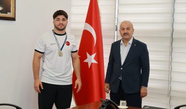Gebzeli güreşçi Alperen Tokgöz’den dev başarı: Akdeniz Oyunları’nda ay-yıldızlı formayı giyecek