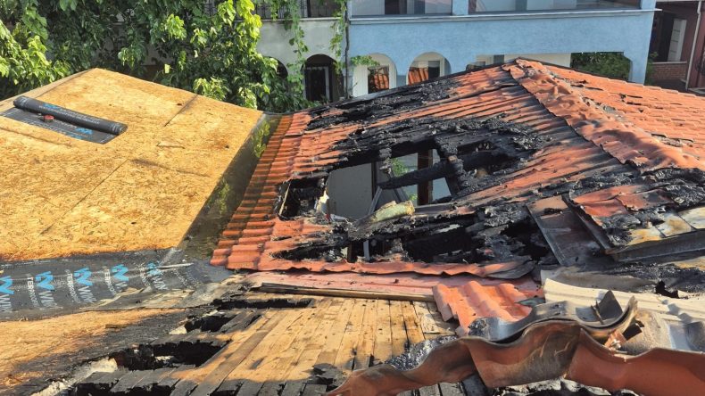 Kocaeli’de çatı tadilatında alevler yükseldi: Kaynak kıvılcımı evi yaktı