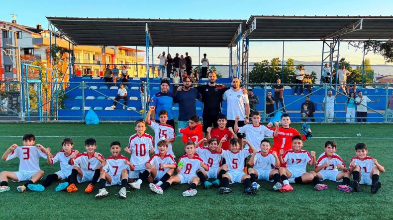 Körfez Gençlerbirliği U12 takımı minikler turnuvasında namağlup şampiyon oldu!