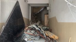 Yıkım sırasında bina çöktü: Yaralılar var