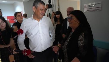 Vatandaş Özgür Özel’e sordu: “Kılıçdaroğlu baba ne oldu, o ne yapıyor?