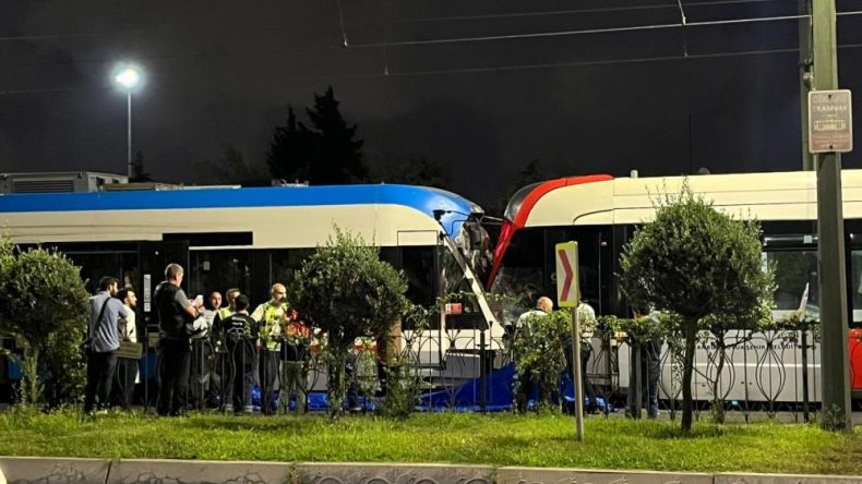 İki tramvay çarpıştı: Yaralılar var