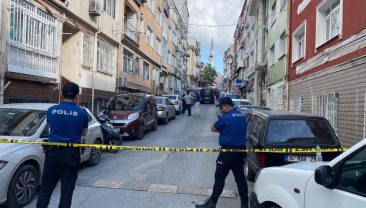 Emekli polis eşini ve çocuğunu öldürdükten sonra kendini vurdu