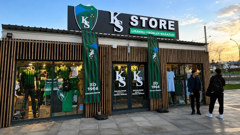 Kocaelispor taraftarına müjde: KS Store Milli İrade Meydanı’nda stant açıyor!