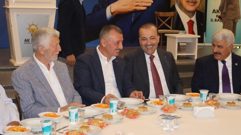 Ak Parti vefa gecesinde Büyükakın’dan dikkat çeken sözler