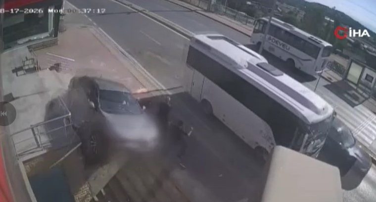Otomobil merdiven boşluğuna uçtu: Faciadan dönülen anlar kameraya yansıdı