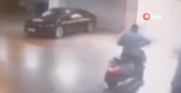 Başkanın aracına silahlı saldırı