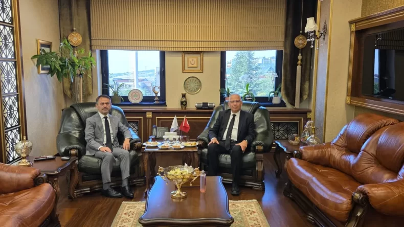Vali Aktaş’tan KOÜ Rektörü Cantürk’e taziye ziyareti