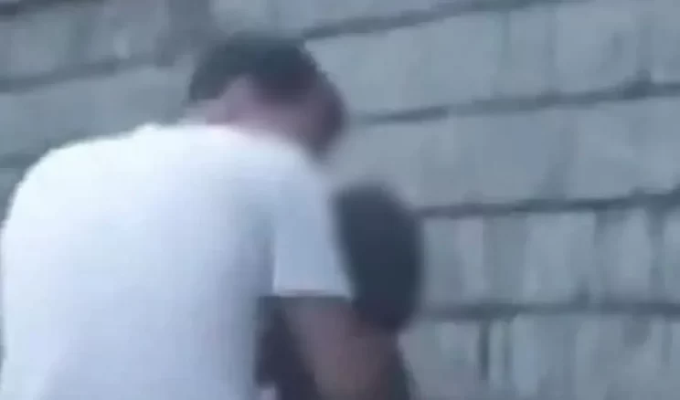 Kocaeli’de park ortasında uygunsuz hareketler!
