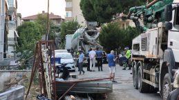 Beton mikserinin altında kalan kadın hayatını kaybetti
