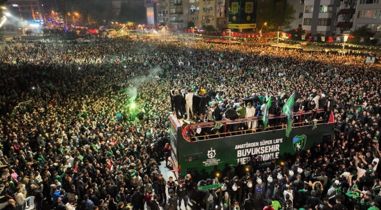 Kentin gururu Kocaelispor meydana iniyor