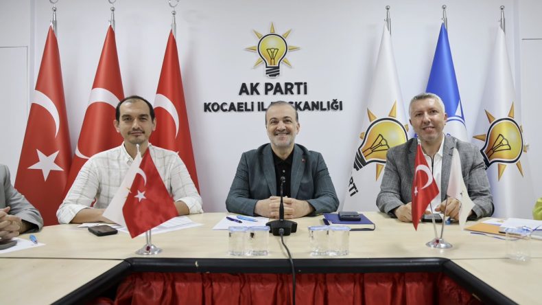 AK Parti Kocaeli teşkilatında çifte gurur: 25. Yıl çatısı altında dev ‘Vefa Gecesi’
