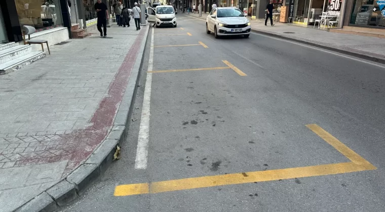 İzmit’teki o caddede park etmek artık paralı oldu: İşte saatlik tarife