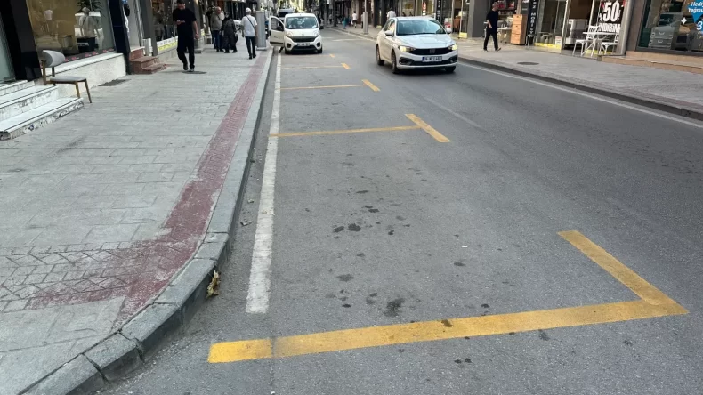 İzmit’teki o caddede park etmek artık paralı oldu: İşte saatlik tarife