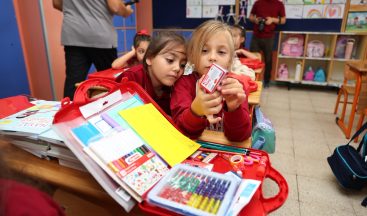 Başiskele’de minik öğrencilere eğitim desteği: 1.963 öğrenciye kırtasiye seti