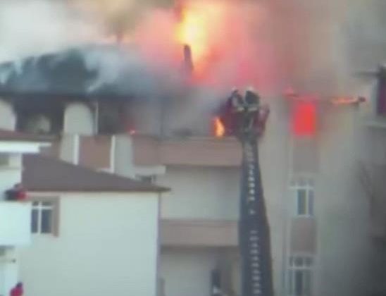 Kocaeli’de korkutan yangın: Mahalleli sokağa döküldü