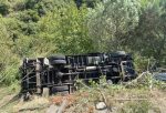 Kocaeli’de araç şarampole yuvarlandı