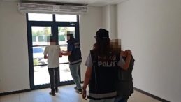 Fırının alt bölümünden uyuşturucu ve 65 bin lira çıktı