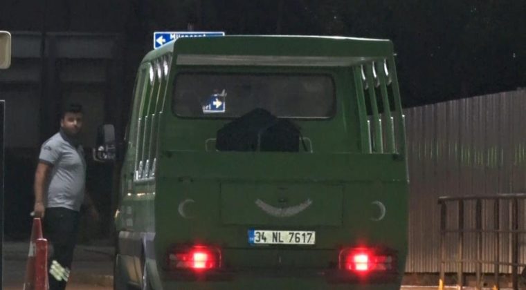 Ünlü oyuncu evinde ölü bulundu: Oyuncunun evinin önüne eski rol arkadaşı geldi