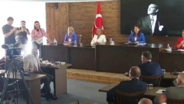 Belediye Meclis Toplantısı karıştı: Tartışma büyüdü arbede yaşandı