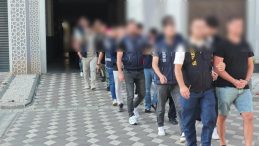 Borsa yatırımı vaadiyle 4,5 milyon liralık vurgun: 8 tutuklama