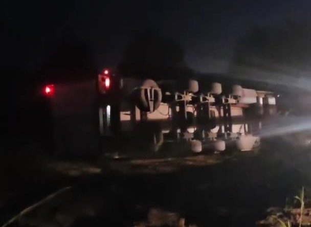 Ters şeride giren alkollü tır sürücüsü motosiklete çarptı: 2 ölü, 1 yaralı
