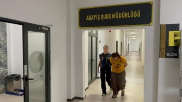 Ev soyan hırsıza yapılan operasyonda aranması olan şahıs da yakalandı